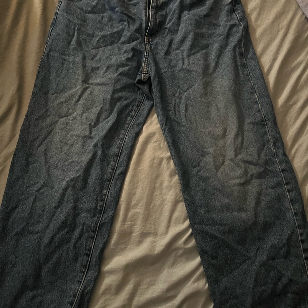 Universal Thread Relaxed Fit Blue Jeans